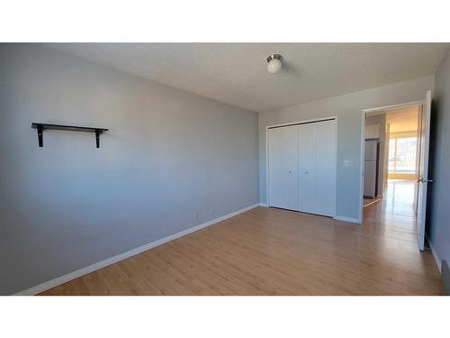 55 Beaconsfield Crescent Nw, Calgary, AB - Indoor Photo Showing Other Room