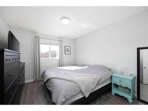 205 Kodiak Crescent, Fort Mcmurray, AB - Indoor Photo Showing Bedroom