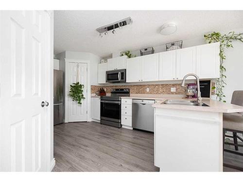 205 Kodiak Crescent, Fort Mcmurray, AB - Indoor Photo Showing Kitchen With Double Sink