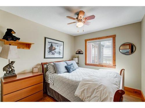 121 Braseth Beach, Rural Camrose County, AB - Indoor Photo Showing Bedroom