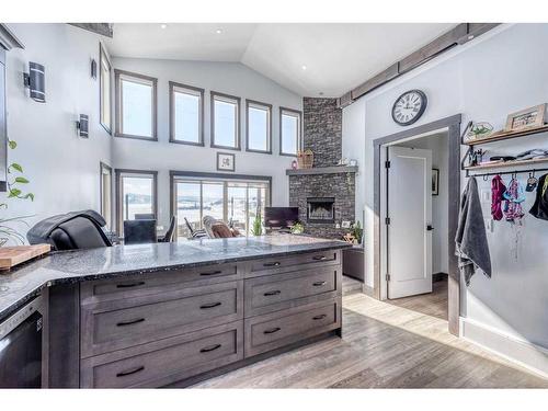 409 Cottageclub Grove, Rural Rocky View County, AB - Indoor