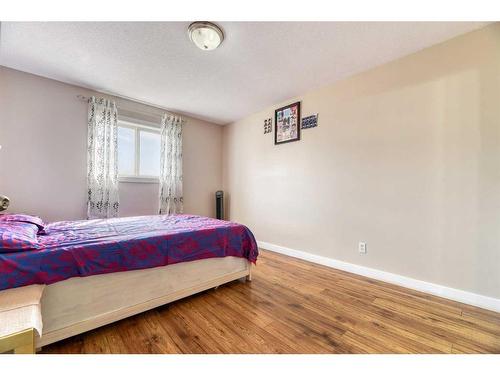 13 Saddlemont Grove Ne, Calgary, AB - Indoor Photo Showing Bedroom