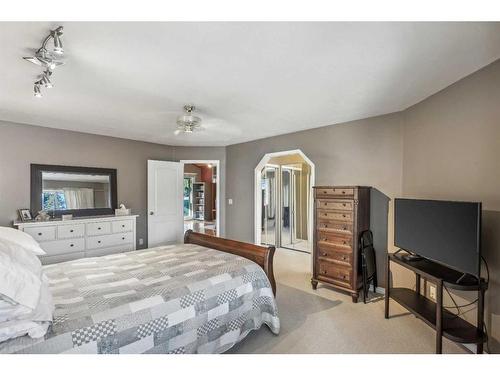 275-4037 42 Street Nw Street Nw, Calgary, AB - Indoor Photo Showing Bedroom