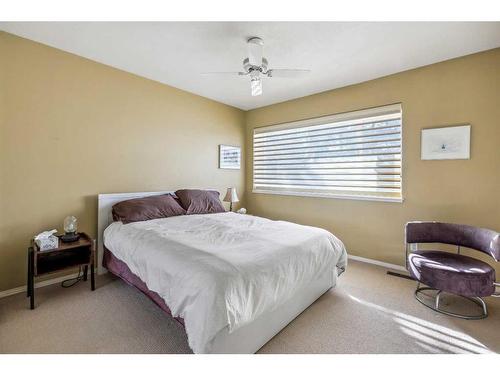 275-4037 42 Street Nw, Calgary, AB - Indoor Photo Showing Bedroom