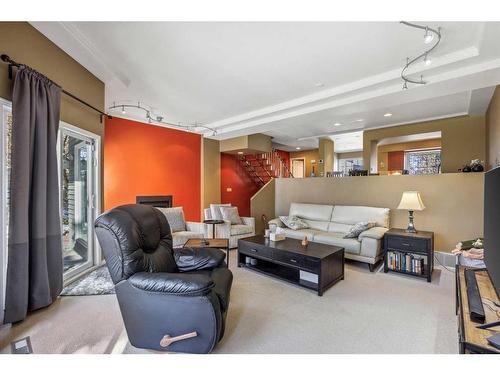 275-4037 42 Street Nw, Calgary, AB - Indoor Photo Showing Other Room