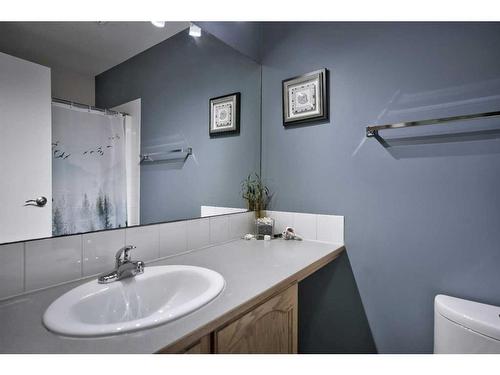 92 Somervale Park Sw, Calgary, AB - Indoor Photo Showing Bathroom