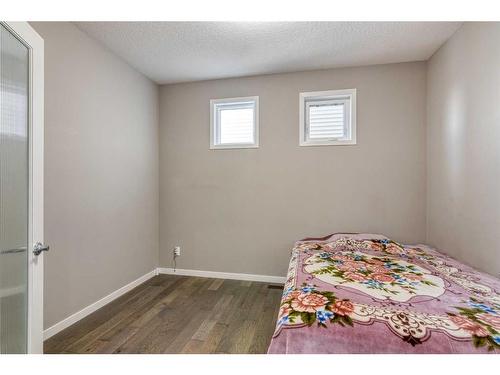 120 Nolancrest Circle Nw, Calgary, AB - Indoor Photo Showing Bedroom