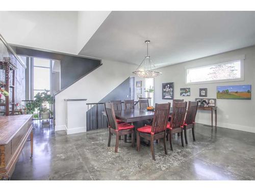 2449 22A Street Nw, Calgary, AB - Indoor Photo Showing Dining Room
