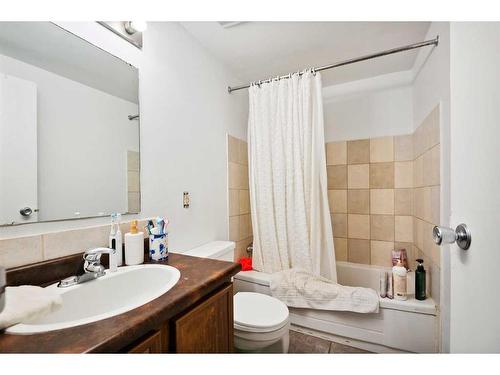 101-1113 37 Street Sw, Calgary, AB - Indoor Photo Showing Bathroom