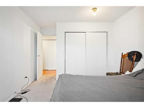 101-1113 37 Street Sw, Calgary, AB - Indoor Photo Showing Bedroom
