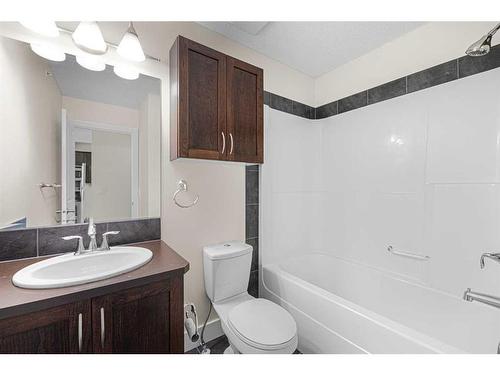 408-201 Sunset Drive, Cochrane, AB - Indoor Photo Showing Bathroom