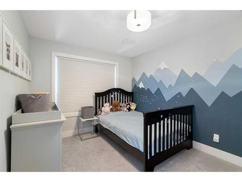 2030 32 Avenue Sw, Calgary, AB - Indoor Photo Showing Bedroom