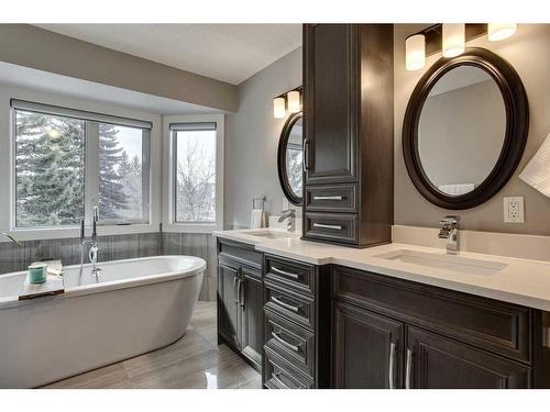 1049 Shawnee Drive Sw, Calgary, AB - Indoor Photo Showing Bathroom