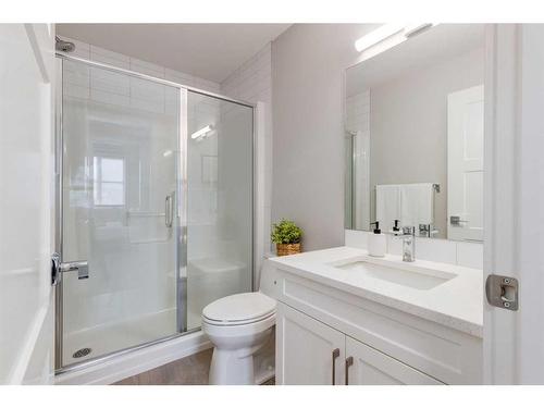 401-8355 19 Avenue Sw, Calgary, AB - Indoor Photo Showing Bathroom