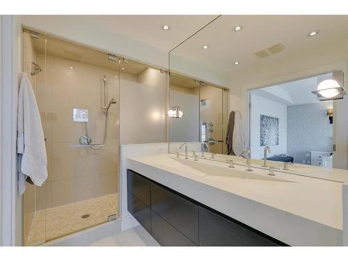 1813 Ramsay Street Se, Calgary, AB - Indoor Photo Showing Bathroom
