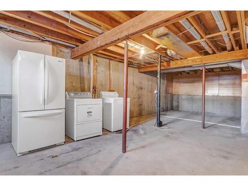 16 Castlepark Way Ne, Calgary, AB - Indoor Photo Showing Laundry Room