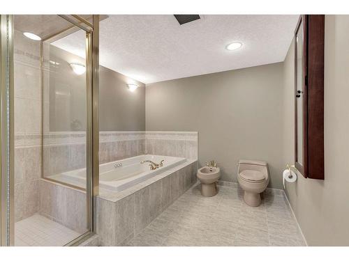 303-837 2 Avenue Sw, Calgary, AB - Indoor Photo Showing Bathroom