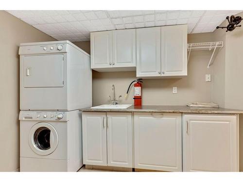 303-837 2 Avenue Sw, Calgary, AB - Indoor Photo Showing Laundry Room