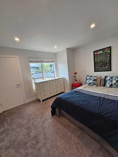 2710 Parkdale Boulevard Nw, Calgary, AB - Indoor Photo Showing Bedroom