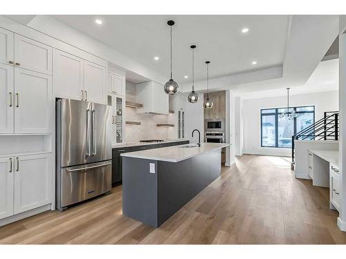 420 24 Avenue Ne, Calgary, AB - Indoor Photo Showing Kitchen With Stainless Steel Kitchen With Upgraded Kitchen