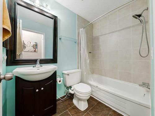 302-2611 15A Street Sw, Calgary, AB - Indoor Photo Showing Bathroom