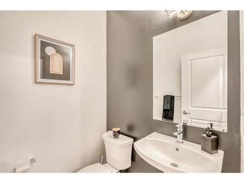 132 Riviera Way, Cochrane, AB - Indoor Photo Showing Bathroom