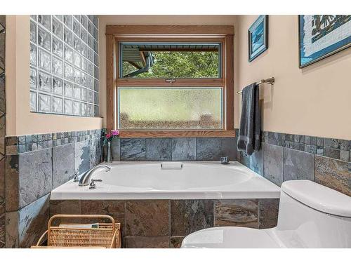 21 Blue Grouse Ridge, Canmore, AB - Indoor Photo Showing Bathroom