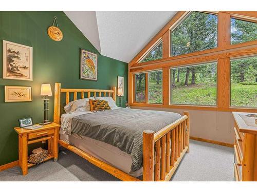 21 Blue Grouse Ridge, Canmore, AB - Indoor Photo Showing Bedroom