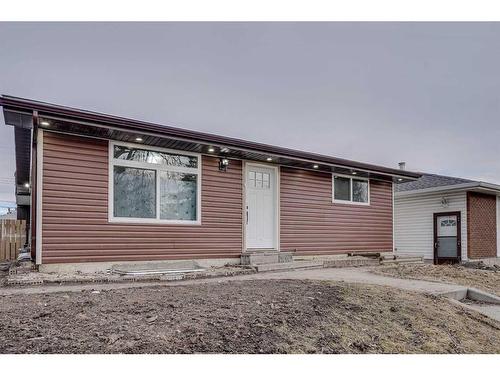 26 Dovercliffe Close Se, Calgary, AB - Outdoor With Exterior