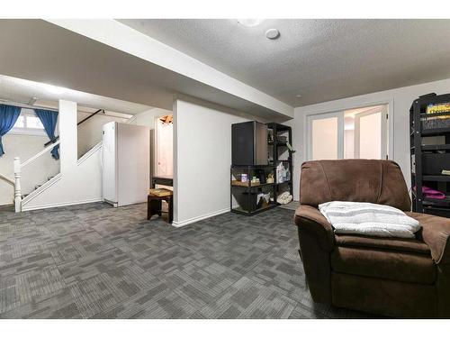5924 Bow Crescent Nw, Calgary, AB - Indoor