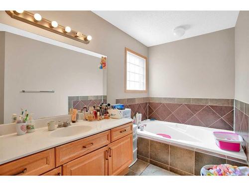 128 West Creek Pond, Chestermere, AB - Indoor Photo Showing Bathroom