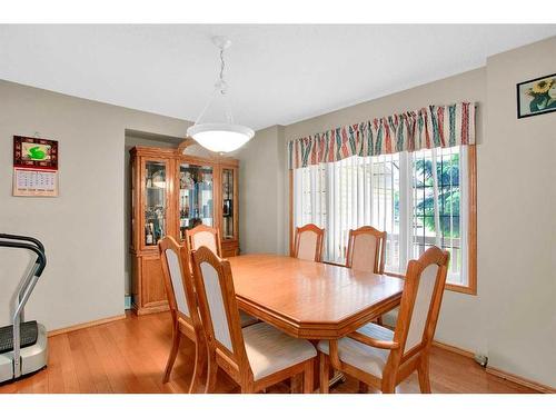 128 West Creek Pond, Chestermere, AB - Indoor Photo Showing Dining Room