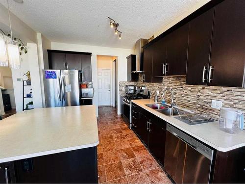 169 Cityscape Gardens Ne, Calgary, AB - Indoor Photo Showing Kitchen With Double Sink With Upgraded Kitchen