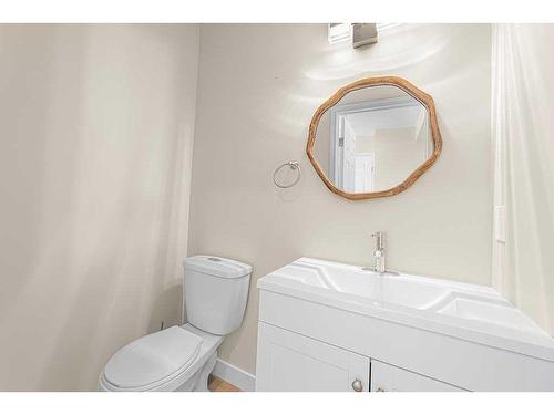 165 Country Hills Way Nw, Calgary, AB - Indoor Photo Showing Bathroom