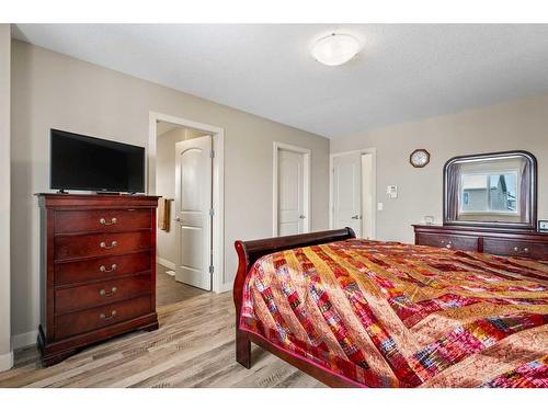 39 Everwoods Park Sw, Calgary, AB - Indoor Photo Showing Bedroom