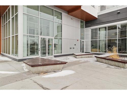401-8445 Broadcast Avenue Sw, Calgary, AB - Outdoor With Exterior