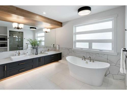 133 Lissington Drive Sw, Calgary, AB - Indoor Photo Showing Bathroom
