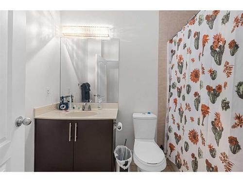 453 Boulder Creek Way Se, Langdon, AB - Indoor Photo Showing Bathroom