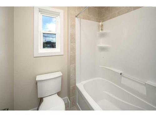 413 Silverado Ranch Manor Sw, Calgary, AB - Indoor Photo Showing Bathroom
