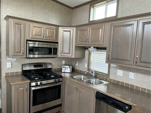 164017 Rge Rd 190, Rural Vulcan County, AB - Indoor Photo Showing Kitchen With Double Sink