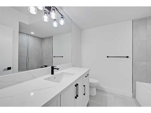 3028 27 Street Sw, Calgary, AB - Indoor Photo Showing Bathroom