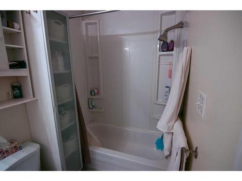1147 8 Street Se, Calgary, AB - Indoor Photo Showing Bathroom