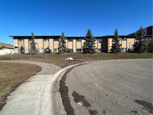 13 Chinook Crescent West, Claresholm, AB - Outdoor