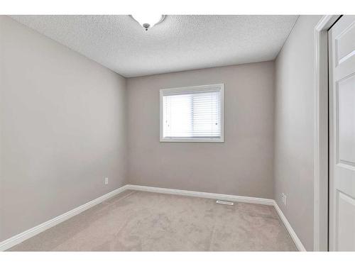 51 Everbrook Link Sw, Calgary, AB - Indoor Photo Showing Other Room