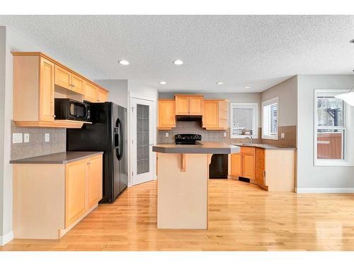 51 Everbrook Link Sw, Calgary, AB - Indoor Photo Showing Kitchen