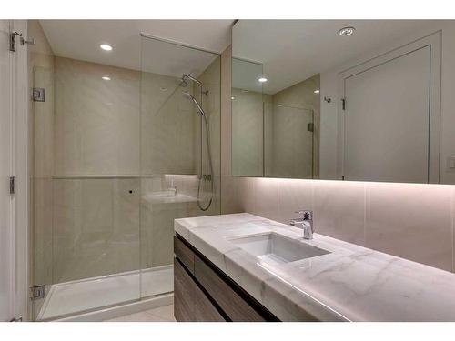 2608-310 12 Avenue Sw, Calgary, AB - Indoor Photo Showing Bathroom