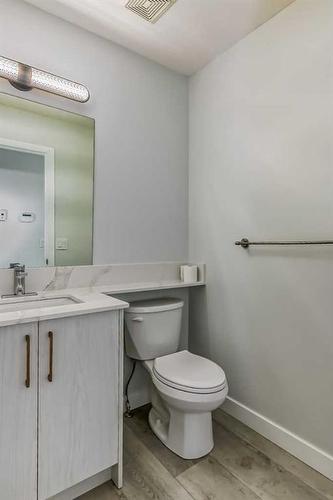 158 Saddlecrest Close Ne, Calgary, AB - Indoor Photo Showing Bathroom