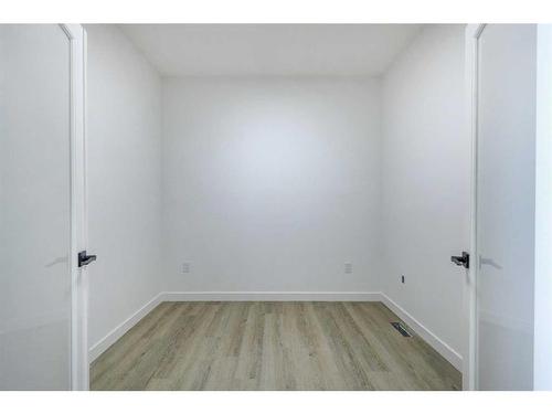 1372 Lackner Boulevard, Carstairs, AB - Indoor Photo Showing Other Room