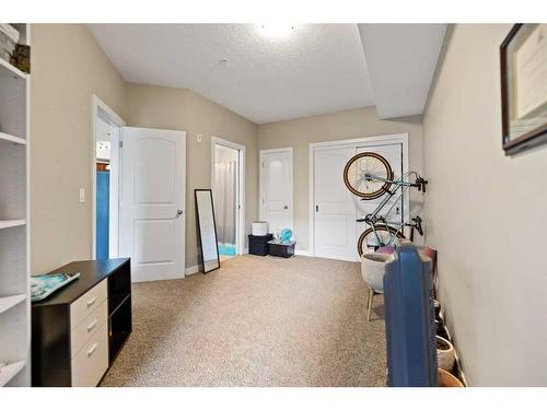 112-15304 Bannister Road Se, Calgary, AB - Indoor Photo Showing Other Room