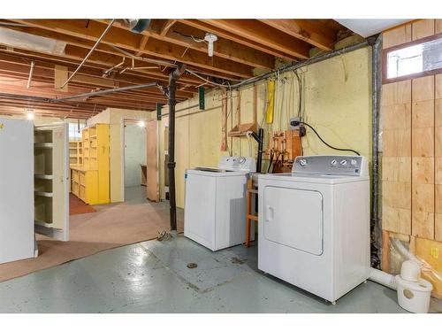 2216 12 Avenue Nw, Calgary, AB - Indoor Photo Showing Laundry Room